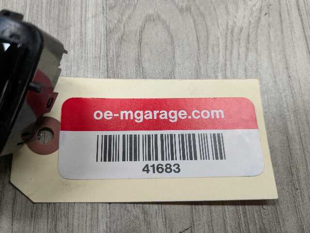 OEM BMW G20 G22 G23 G26 G42 G80 G82 AC Rear Heater Climate Control Switch Panel