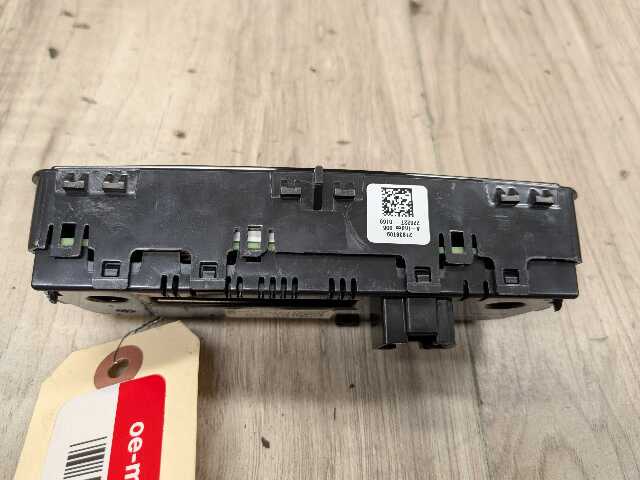 OEM BMW G20 G22 G23 G26 G42 G80 G82 AC Rear Heater Climate Control Switch Panel
