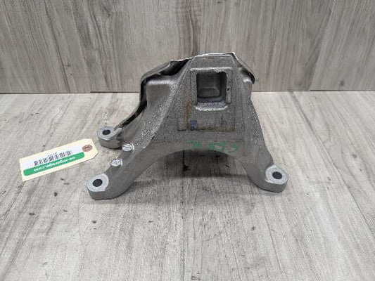 OEM BMW G20 G22 G23 G26 G42 RWD Right Passenger Engine Mount Support Bracket B58