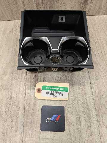 16-19 OEM BMW G11 G12 740 750 M760 Center Console Cup Holder USB Charging Port