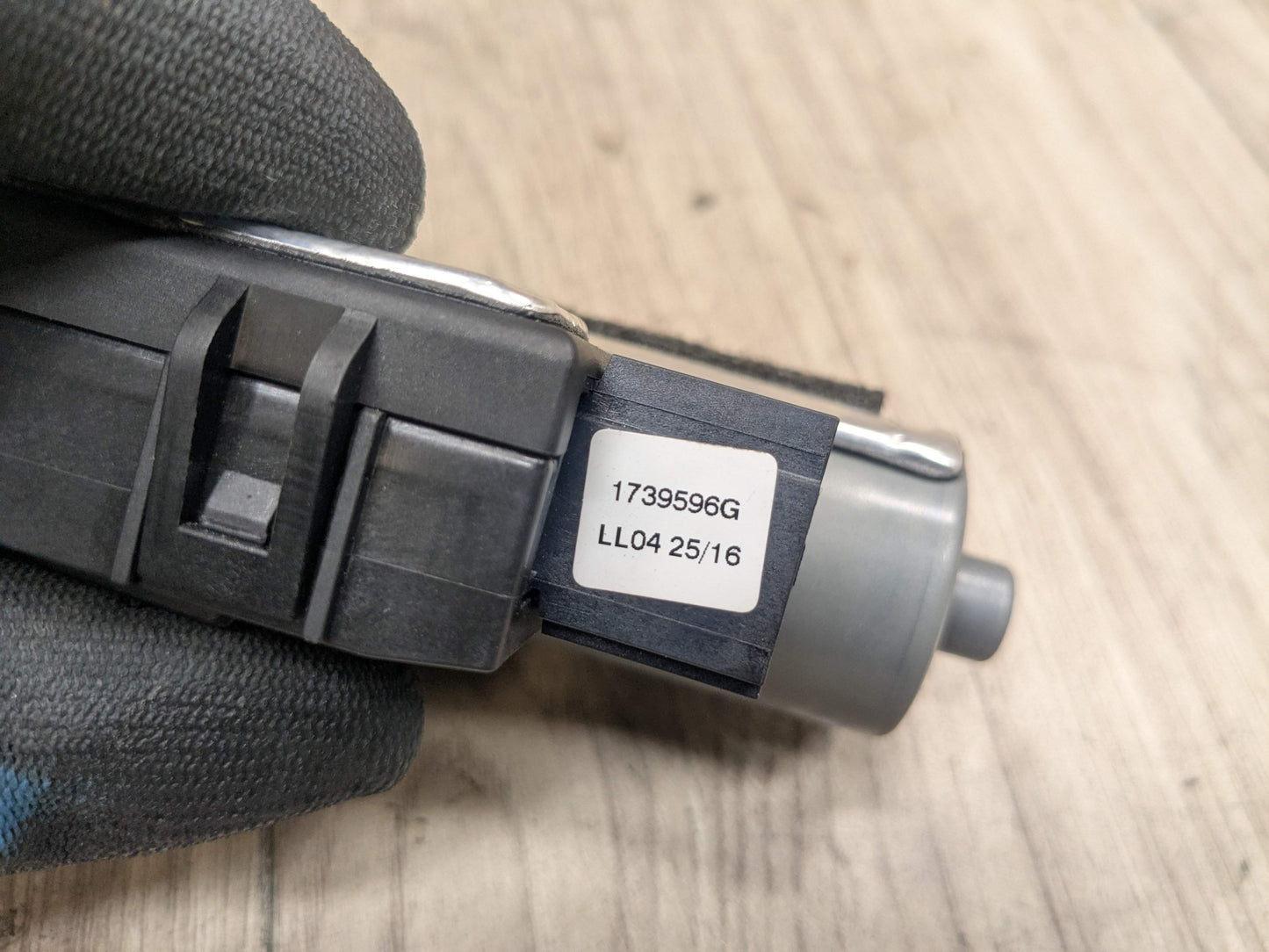 16-22 OEM BMW G11 G12 740 750 M760 B7 Upper Sunroof Moon Roof Motor Unit