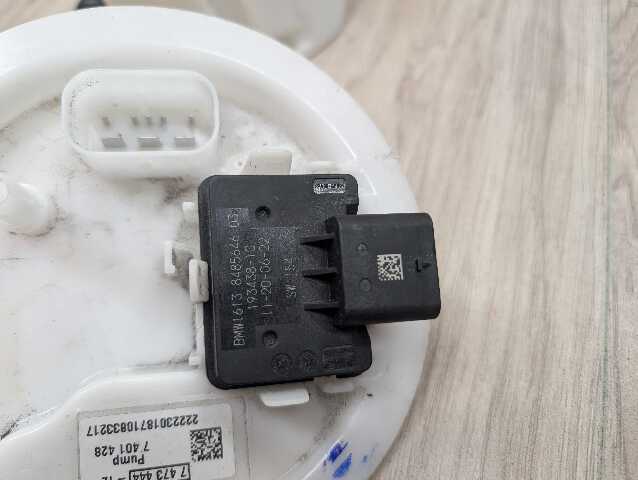 OEM BMW G20 G22 G23 G26 G42 330 M340 430 M440 Gas Tank Mounted Sending Fuel Pump