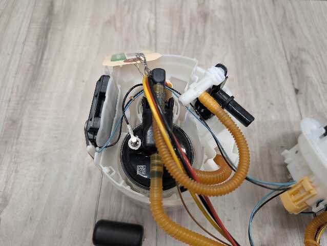 OEM BMW G20 G22 G23 G26 G42 330 M340 430 M440 Gas Tank Mounted Sending Fuel Pump