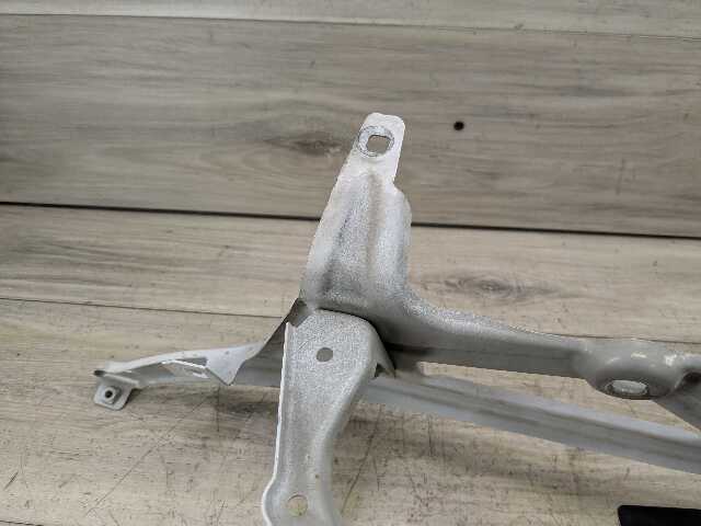 16-22 OEM BMW F48 X1 28i 28iX Front Left Driver Side Fender Holder Bracket