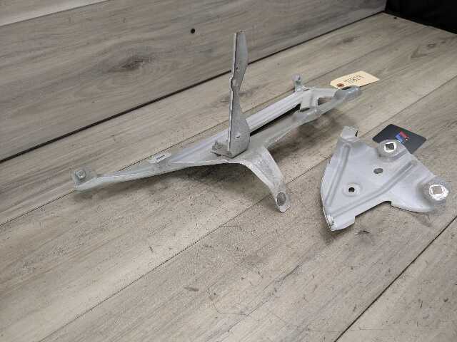 16-22 OEM BMW F48 X1 28i 28iX Front Right Passenger Fender Holder Bracket