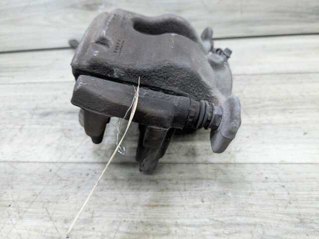 OEM BMW F39 F44 F48 X1 X2 28 228 B46 FRONT Right Passenger Side Brake Caliper