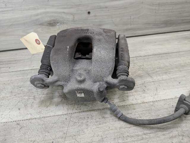 OEM BMW F39 F44 F48 X1 X2 28 228 B46 FRONT Right Passenger Side Brake Caliper
