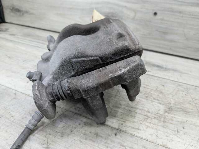 OEM BMW F39 F44 F48 X1 X2 28 228 B46 FRONT Right Passenger Side Brake Caliper