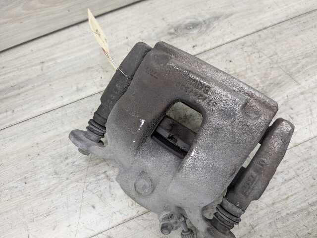 OEM BMW F39 F44 F48 X1 X2 28 228 B46 FRONT Right Passenger Side Brake Caliper