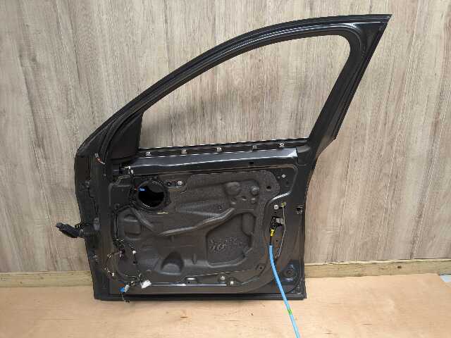 *16-22 OEM BMW F48 X1 28i 28iX Front Right Passenger Door Shell Panel Gray B39
