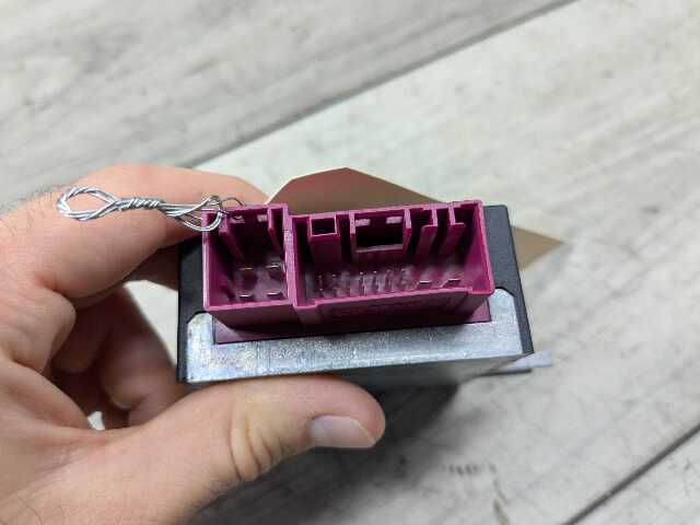 OEM BMW E70 E82 E90 E92 E93 N54 N55 Helbako Fuel Pump Relay Control Module EKPM3