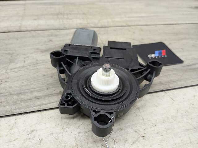 OEM BMW G20 G80 330 M340 REAR Right Passenger Side Door Window Regulator Motor