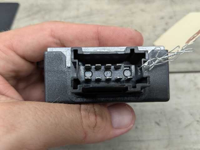 OEM BMW G01 G05 G20 G22 G23 G26 G30 G80 G82 X3 X5 M3 M4 Fuel Pump Control Module