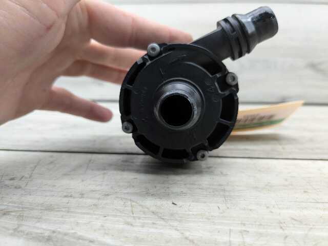 OEM BMW F23 F30 F32 F36 F80 F82 M3 Engine B46 S55 Auxiliary Coolant water Pump