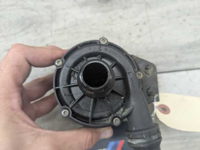 18-21 OEM BMW G01 G02 X3 X4 30 M40 Engine B46 B58 Auxiliary Cooling Water Pump