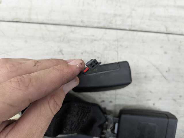 OEM BMW G01 G02 F97 F98 X3 REAR Right Passenger Side SeatBelt Seat Belt Buckle