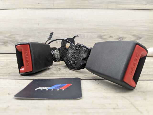 OEM BMW G01 G02 F97 F98 X3 REAR Right Passenger Side SeatBelt Seat Belt Buckle