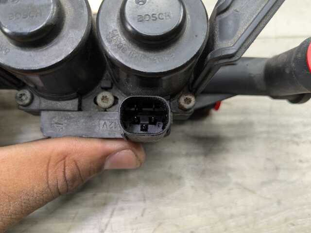 OEM BMW F01 F02 F06 F07 F10 F12 F13 M5 M6 Engine Water Heater Control Valve Pump