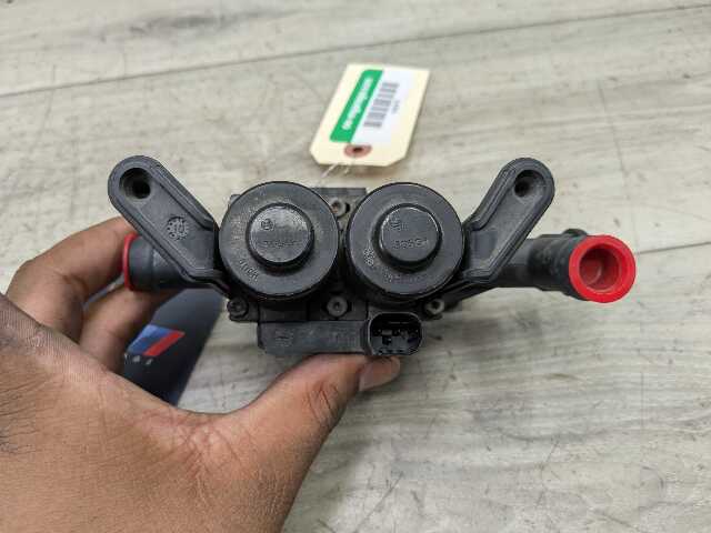OEM BMW F01 F02 F06 F07 F10 F12 F13 M5 M6 Engine Water Heater Control Valve Pump