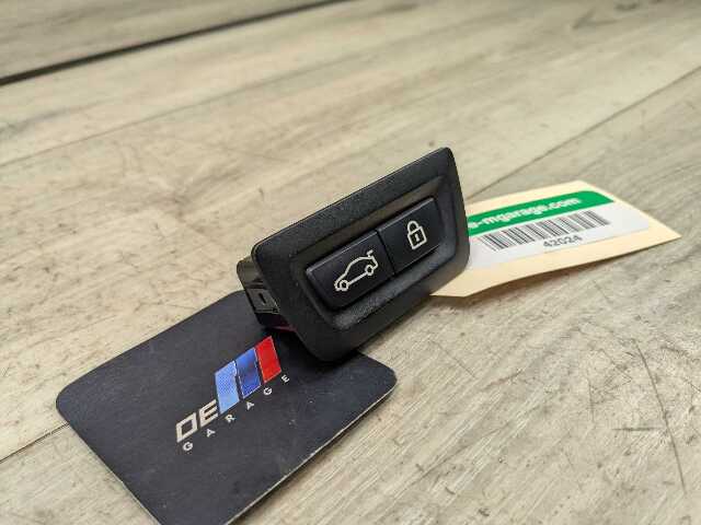 OEM BMW F02 F10 F35 F30 F36 F80 G01 G30 X3 Rear Trunk Lid Center Unlock Switch
