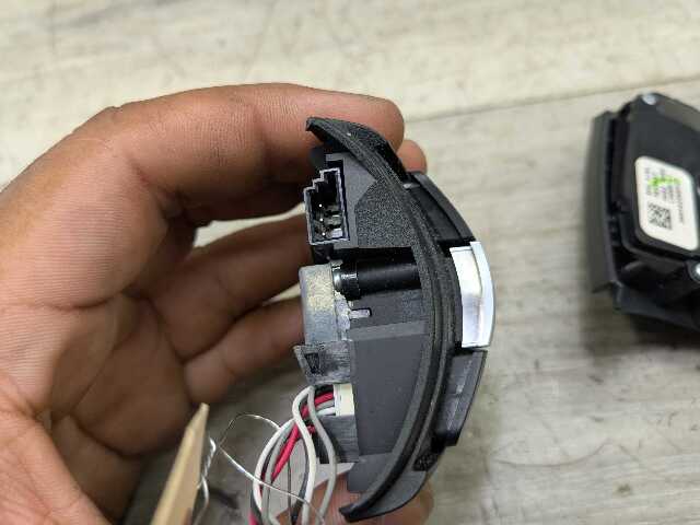 OEM BMW F10 F22 F23 F30 F32 F33 F36 M SPORT Steering Wheel Multifunction Button*