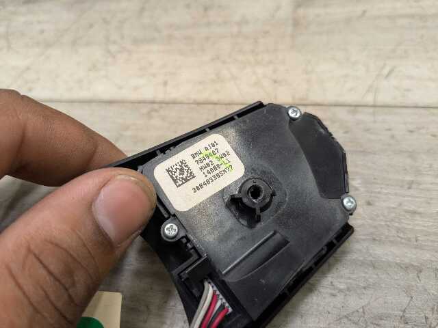 OEM BMW F10 F22 F23 F30 F32 F33 F36 M SPORT Steering Wheel Multifunction Button*