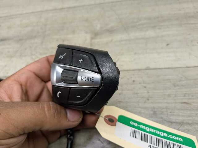 OEM BMW F10 F22 F23 F30 F32 F33 F36 M SPORT Steering Wheel Multifunction Button*