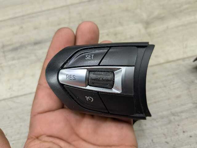 OEM BMW F10 F22 F23 F30 F32 F33 F36 M SPORT Steering Wheel Multifunction Button*
