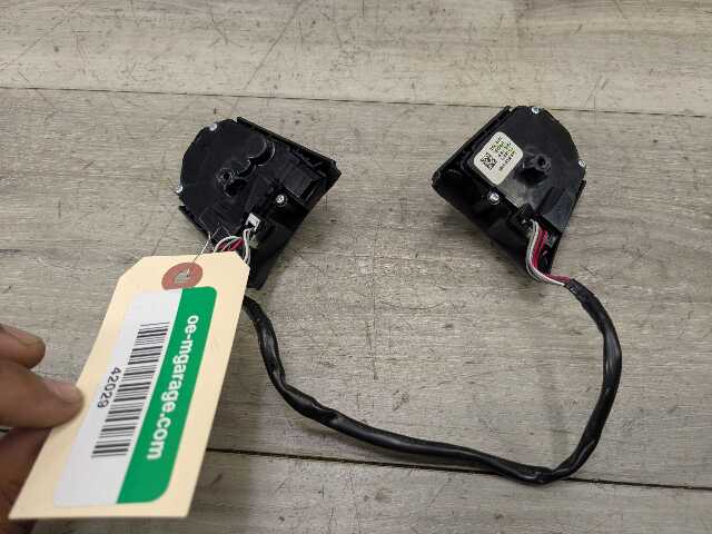 OEM BMW F10 F22 F23 F30 F32 F33 F36 M SPORT Steering Wheel Multifunction Button*