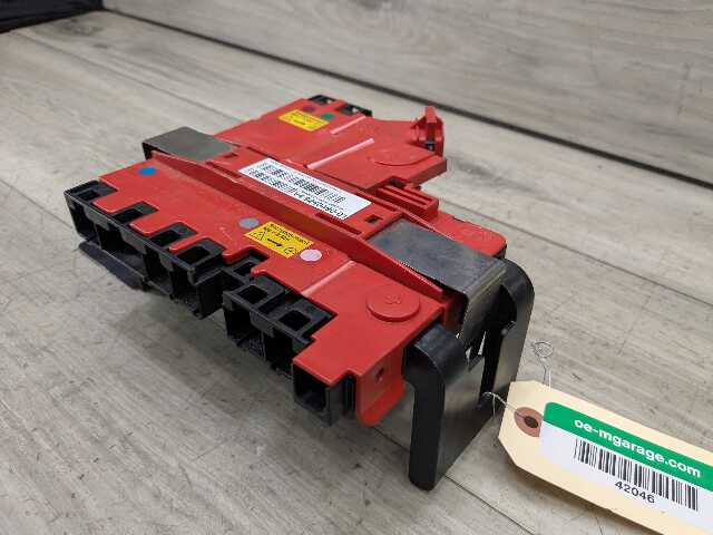 OEM BMW F02 F06 F10 F12 F13 G30 M5 M6 Battery Rear Power Distribution Fuse Box