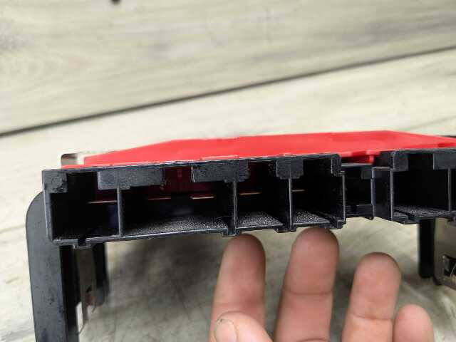 OEM BMW F02 F06 F10 F12 F13 G30 M5 M6 Battery Rear Power Distribution Fuse Box