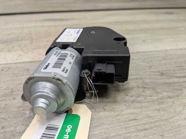OEM BMW F02 F06 F10 F13 F16 F22 F30 F32 F36 F80 F82 Sunroof Glass Motor Drive