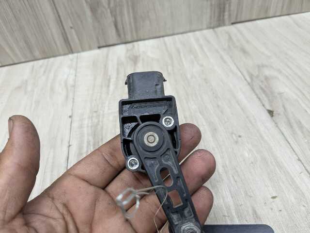 OEM BMW F30 F80 G20 G30 M3 Front Rear Left Right Suspension Height Level Sensor