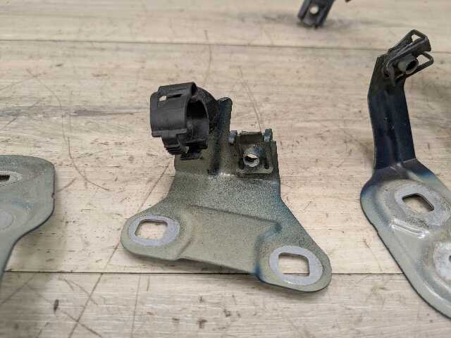 11-16 OEM BMW F10 528 535 550 Front Right Passenger Fender Holder Brackets SET
