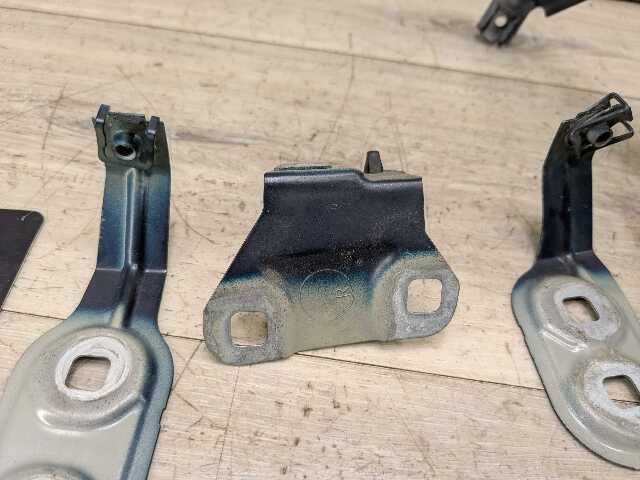 11-16 OEM BMW F10 528 535 550 Front Right Passenger Fender Holder Brackets SET