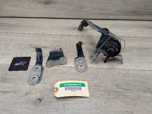 11-16 OEM BMW F10 528 535 550 Front Right Passenger Fender Holder Brackets SET