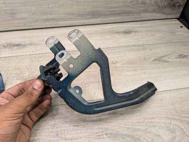 11-16 OEM BMW F10 528 535 550 Front Left Driver Fender Holder Brackets SET