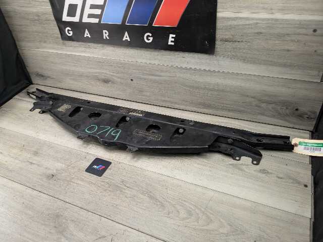 OEM BMW F06 F10 F12 F13 M5 Front Upper Engine Bay Radiator Support Mount Tie Bar