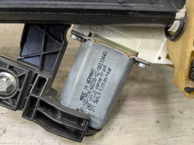 OEM BMW F10 528 535 550 M5 REAR Right Passenger Door Window Regulator Motor