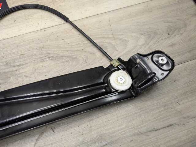 OEM BMW F10 528 535 550 M5 FRONT Left Driver Door Window Regulator Motor