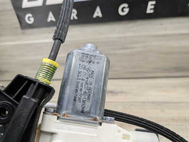 OEM BMW F10 528 535 550 M5 FRONT Left Driver Door Window Regulator Motor