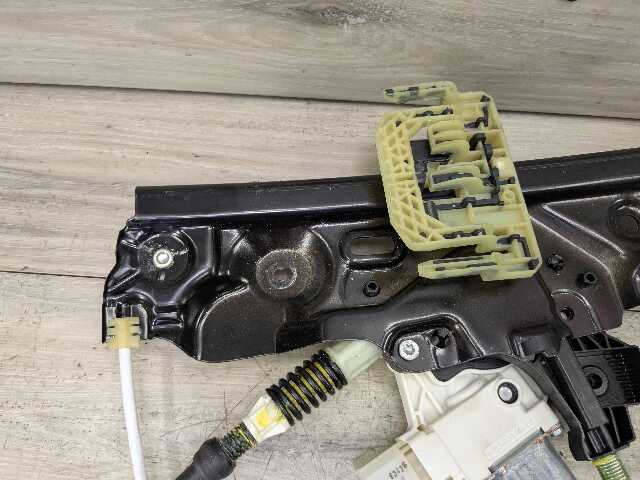 OEM BMW F10 528 535 550 M5 FRONT Left Driver Door Window Regulator Motor