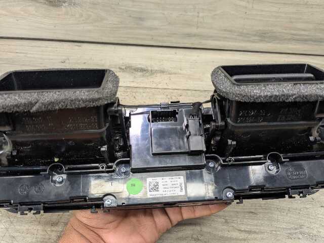 OEM BMW G01 G20 G22 G23 G26 G80 G82 AC Vent Heater Climate Control Switch Panel