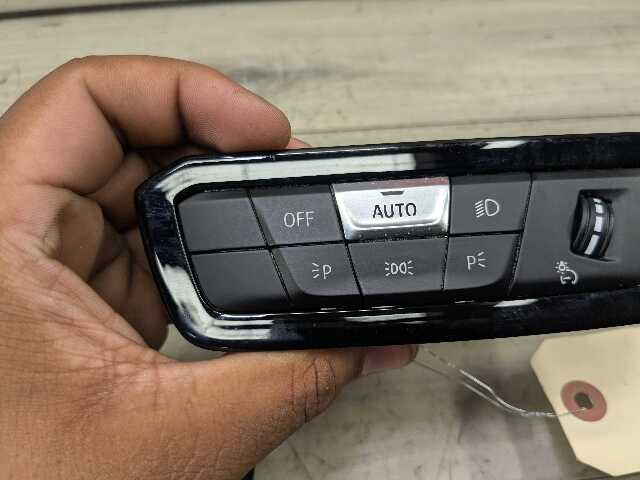 OEM BMW G20 G22 G23 G26 G42 G80 G82 M3 M4 Headlight Control Switch Light Module