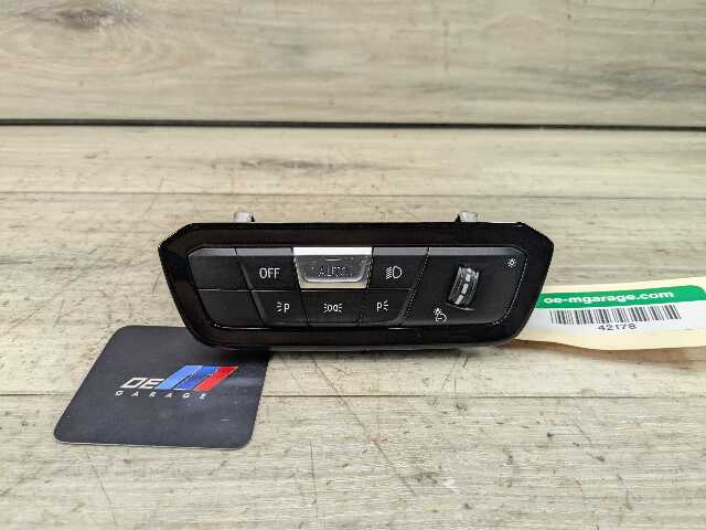 OEM BMW G20 G22 G23 G26 G42 G80 G82 M3 M4 Headlight Control Switch Light Module