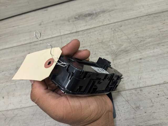 OEM BMW G20 G22 G23 G26 G80 G82 G83 Rear AC Air Climate Control Switch Module