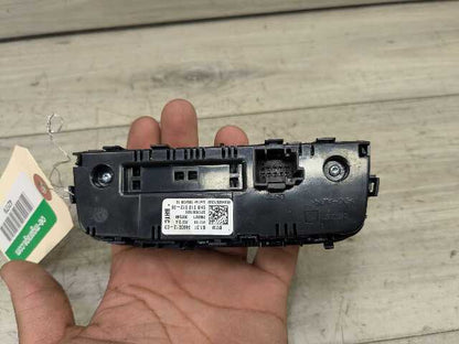 OEM BMW G20 G22 G23 G26 G80 G82 G83 Rear AC Air Climate Control Switch Module