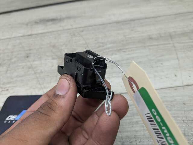 OEM BMW F44 G20 G22 G23 G42 G80 Front Left Driver Side Door Lock Unlock Switch