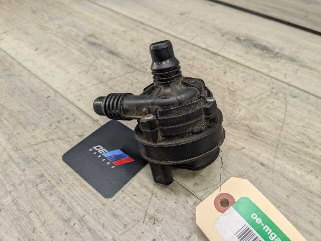 *OEM BMW G01 G05 G20 G22 G30 G42 G80 G82 G83 M3 M4 Engine Auxiliary Water Pump
