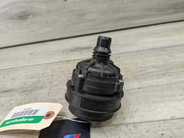 *OEM BMW G01 G05 G20 G22 G30 G42 G80 G82 G83 M3 M4 Engine Auxiliary Water Pump